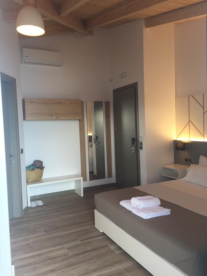 Apartament First House *